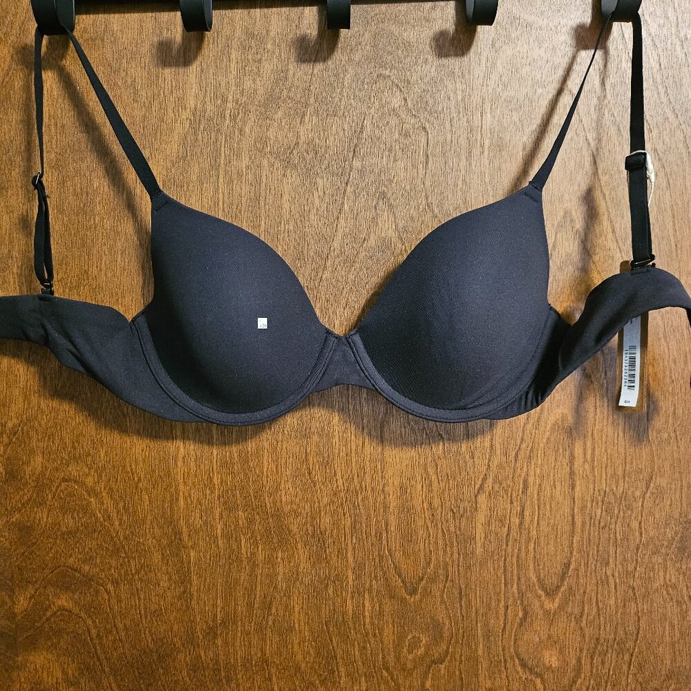 Brand New Skims Black 32C Strapless Bra